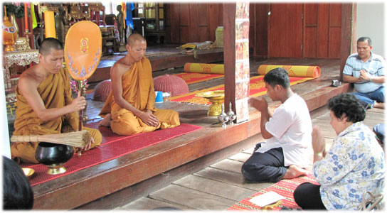 แวะทำบุญ ณ วัดไทยสามัคคี