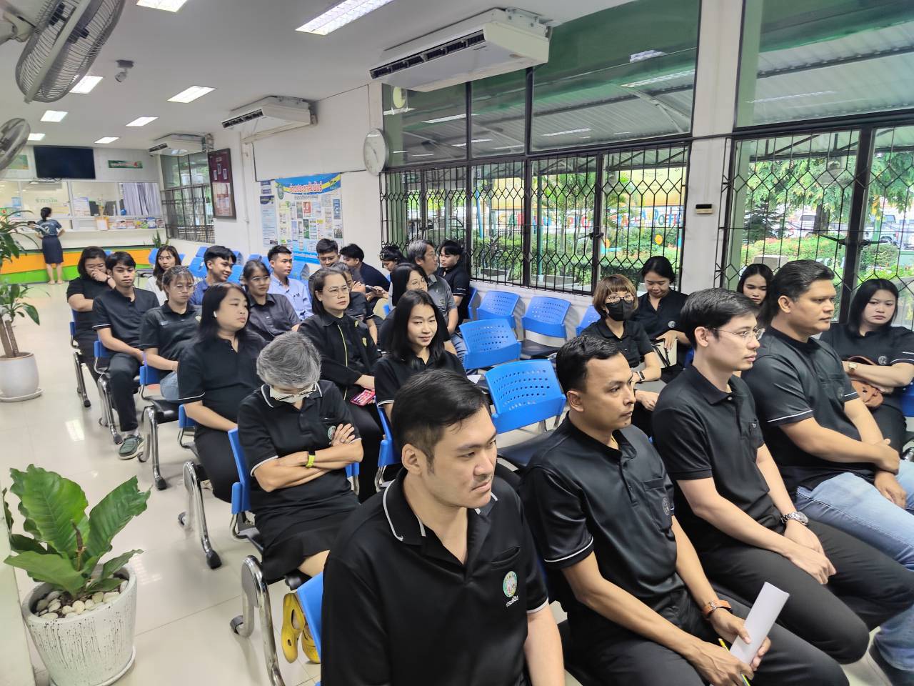 LINE_ALBUM_ประชุม สนง. 3969_260903_20.jpg
