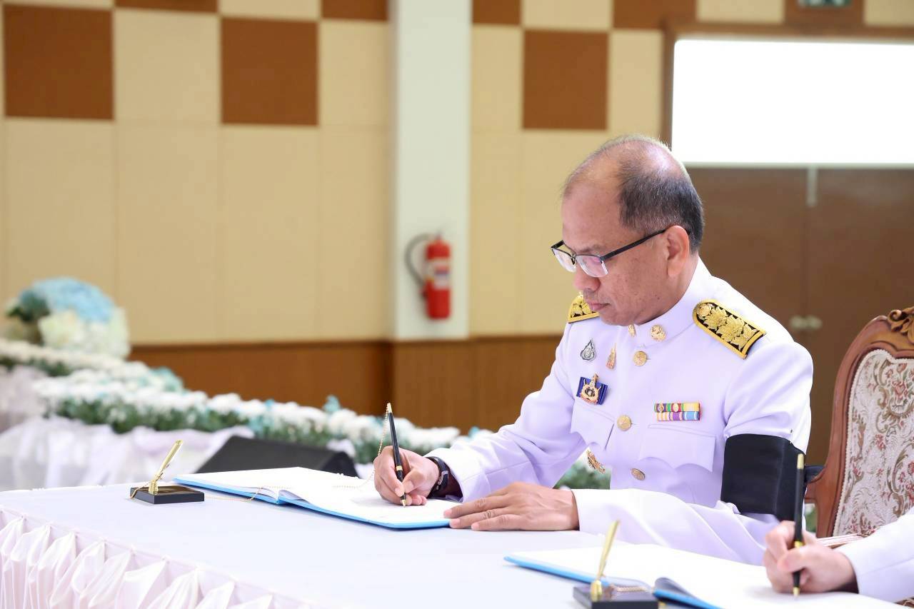 LINE_ALBUM_ลงนามถวายพระพรเจ้าฟ้าทีปังกรฯ29-04-69_260429_6.jpg