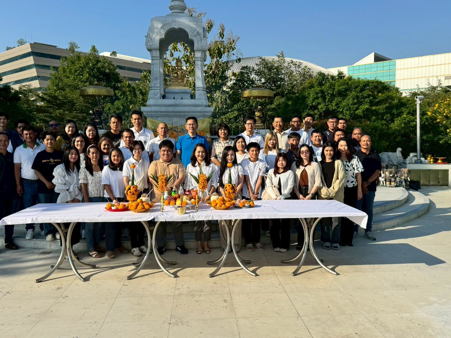 LINE_ALBUM_ทำบุญกองพัสดุ 20 -12-2568_260114_2.jpg