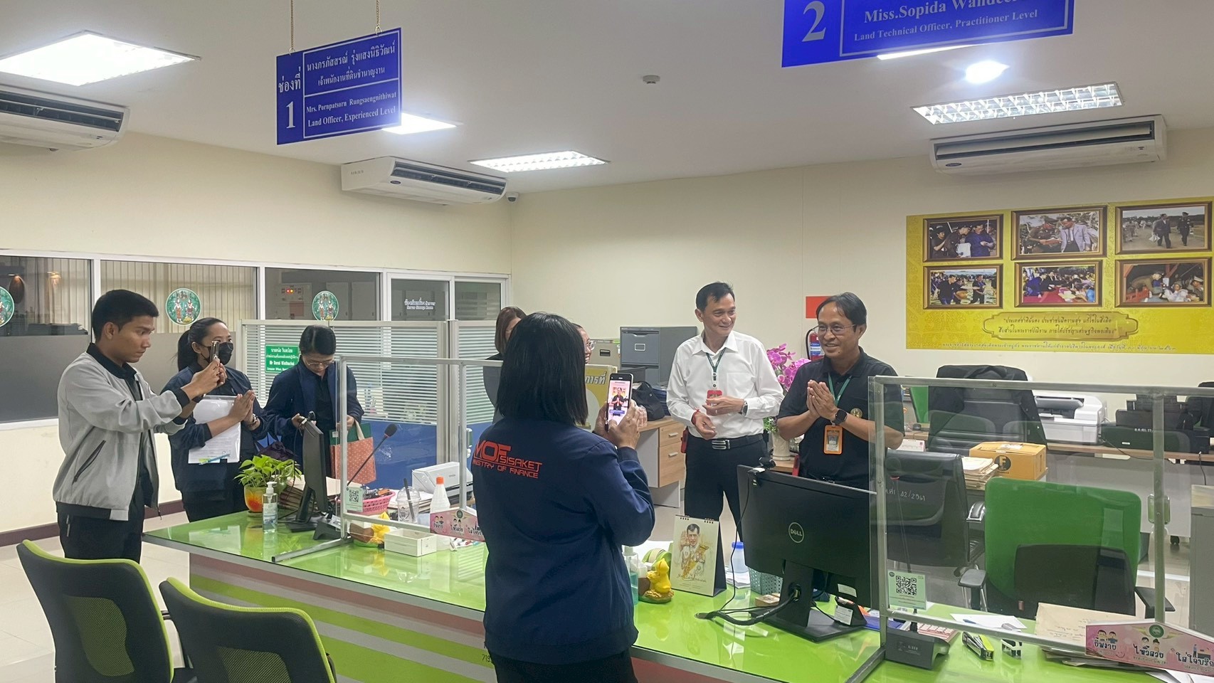 LINE_ALBUM_เยี่ยมชมสำนักงาน_260323_58.jpg
