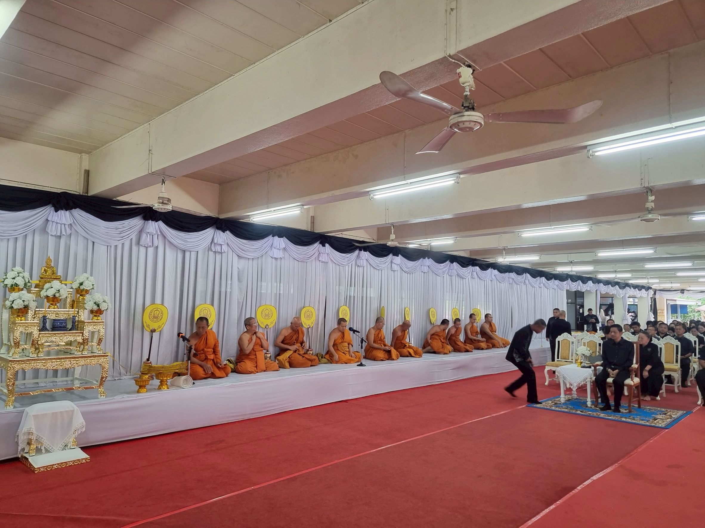 LINE_ALBUM_ร่วมพิธี บำเพ็ญกุศลสวดพระอภิธรรมวัดป_260622_15.jpg